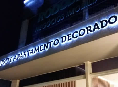 Letra Caixa e Logotipo