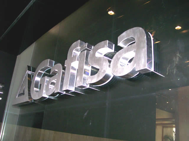 Letra Caixa e Logotipo