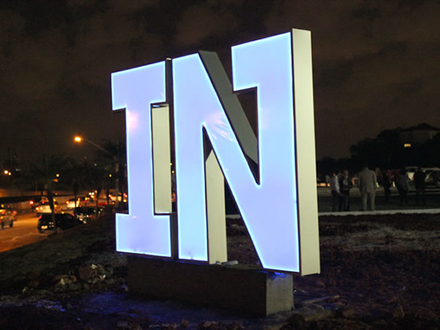 Letra Caixa e Logotipo - IN